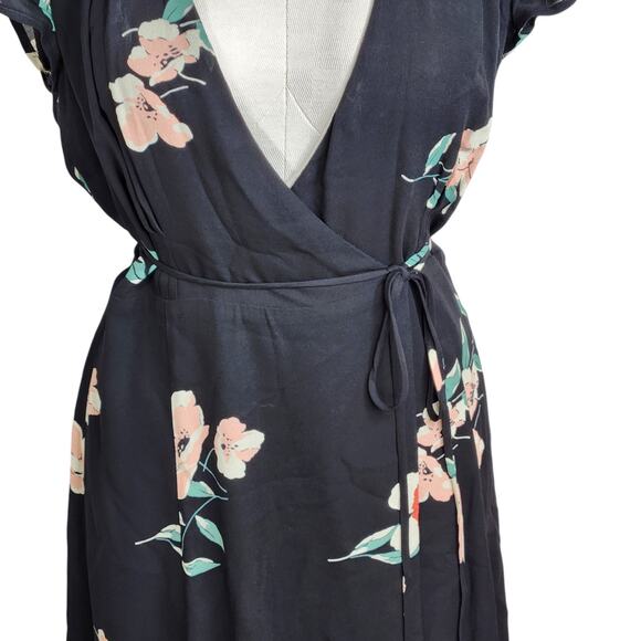Reformation Carina Wrap Dress Womens Size Medium Black Floral Print Crepe Midi - Picture 4 of 10